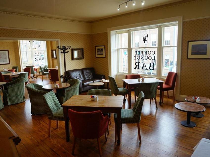 The Corner House Hotel Анан Екстериор снимка