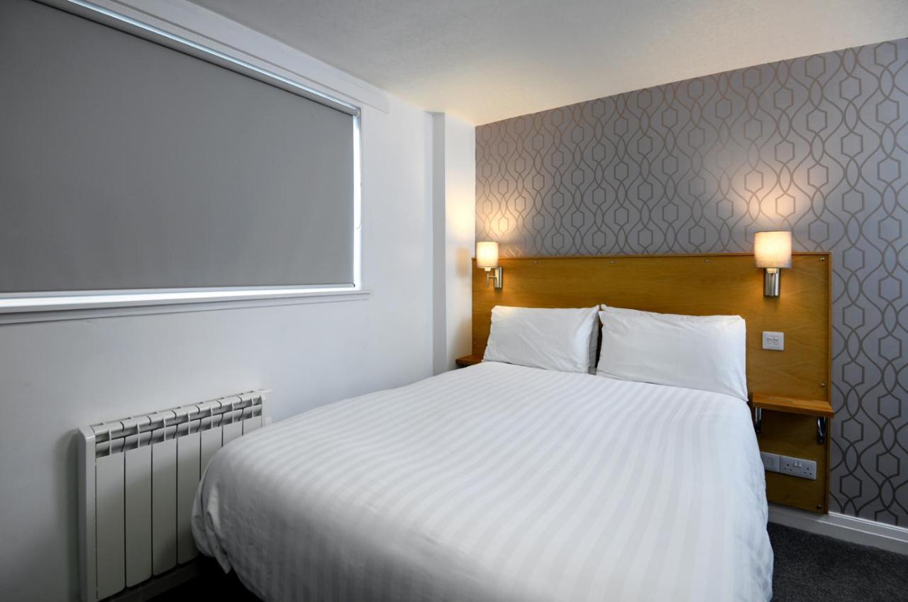 The Corner House Hotel Анан Екстериор снимка