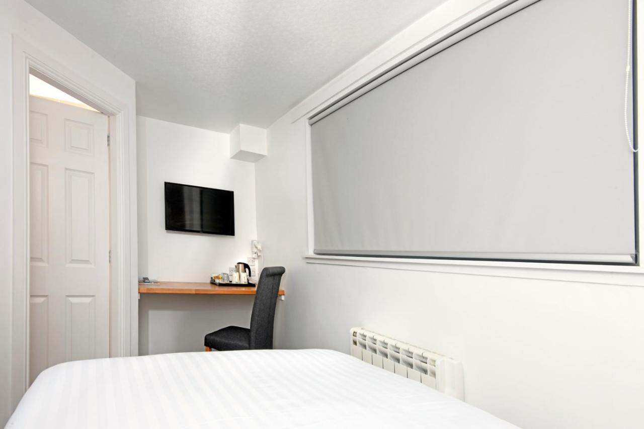 The Corner House Hotel Анан Екстериор снимка