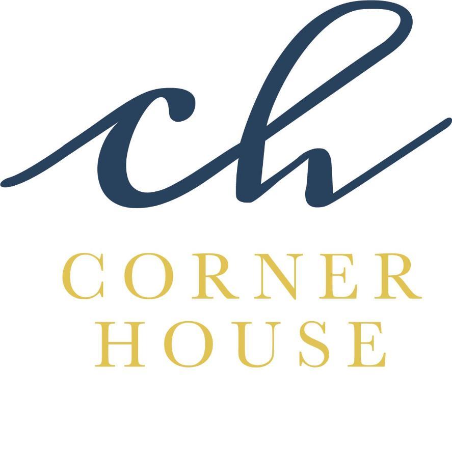 The Corner House Hotel Анан Екстериор снимка