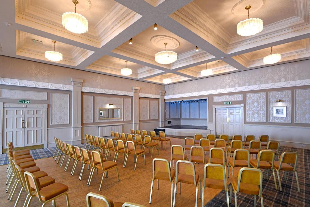 The Corner House Hotel Анан Екстериор снимка